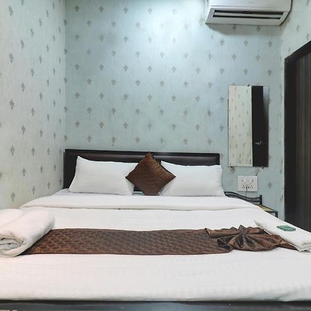 Hotel Shabana - Colaba Causeway Bombaj Zewnętrze zdjęcie