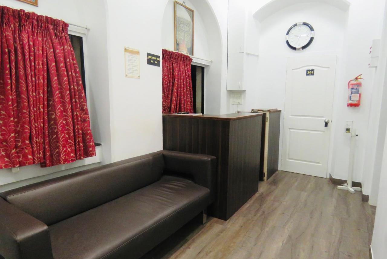 Hotel Shabana - Colaba Causeway Bombaj Zewnętrze zdjęcie