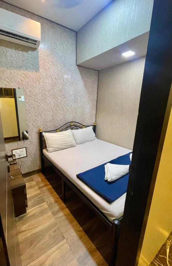 Hotel Shabana - Colaba Causeway Bombaj Zewnętrze zdjęcie