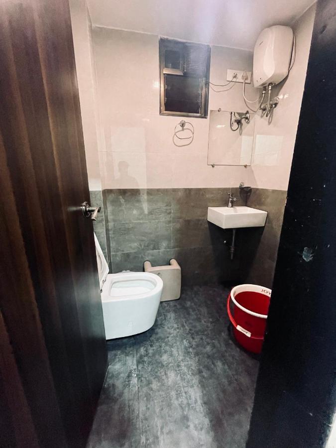 Hotel Shabana - Colaba Causeway Bombaj Zewnętrze zdjęcie