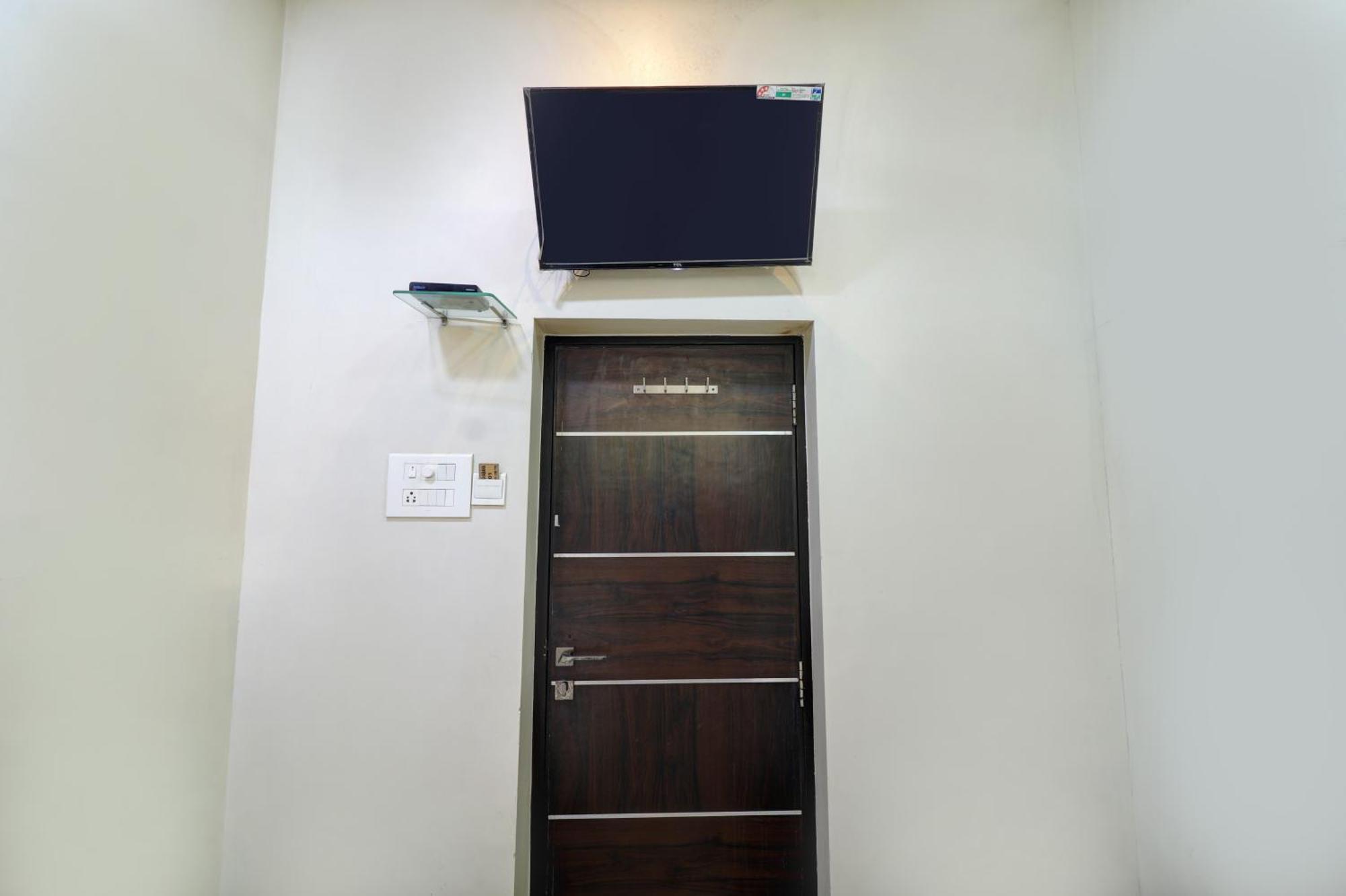 Hotel Shabana - Colaba Causeway Bombaj Zewnętrze zdjęcie