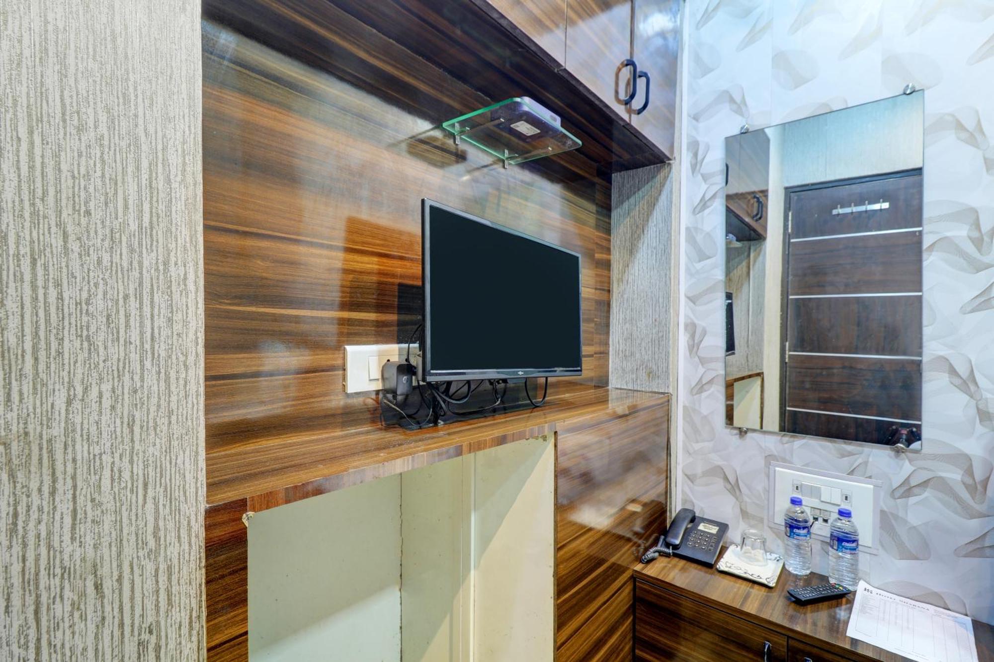 Hotel Shabana - Colaba Causeway Bombaj Zewnętrze zdjęcie