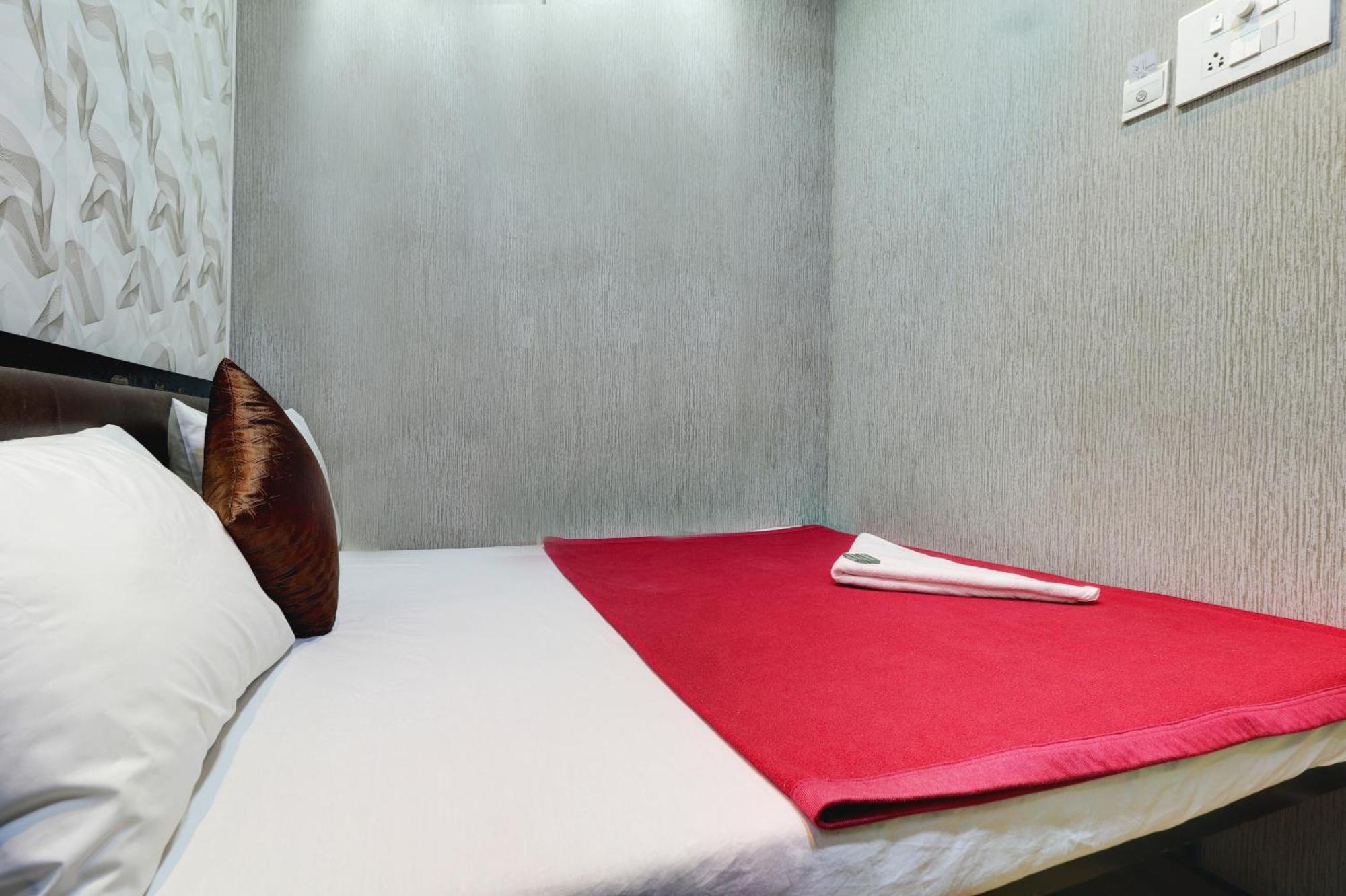Hotel Shabana - Colaba Causeway Bombaj Zewnętrze zdjęcie