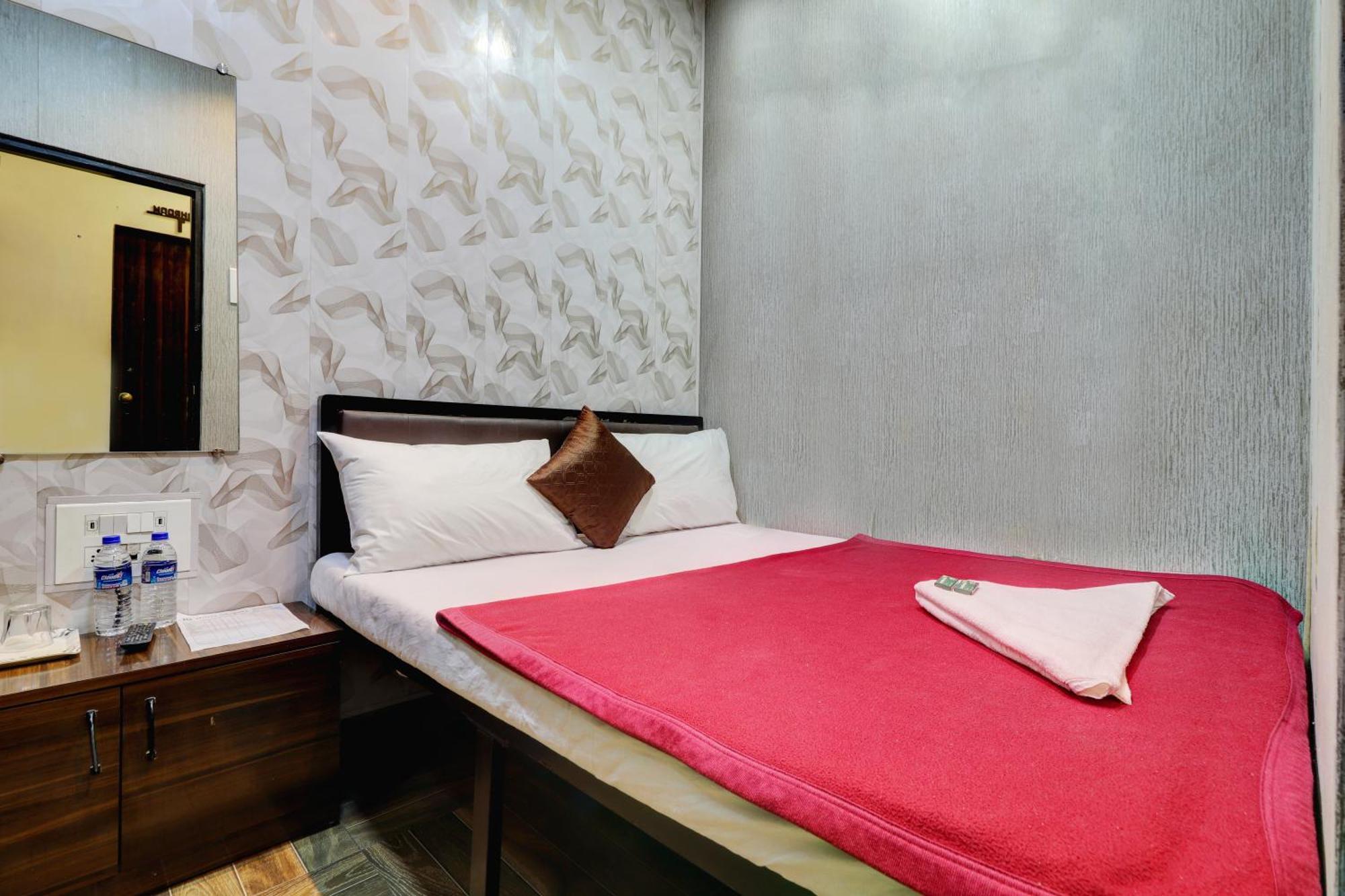 Hotel Shabana - Colaba Causeway Bombaj Zewnętrze zdjęcie