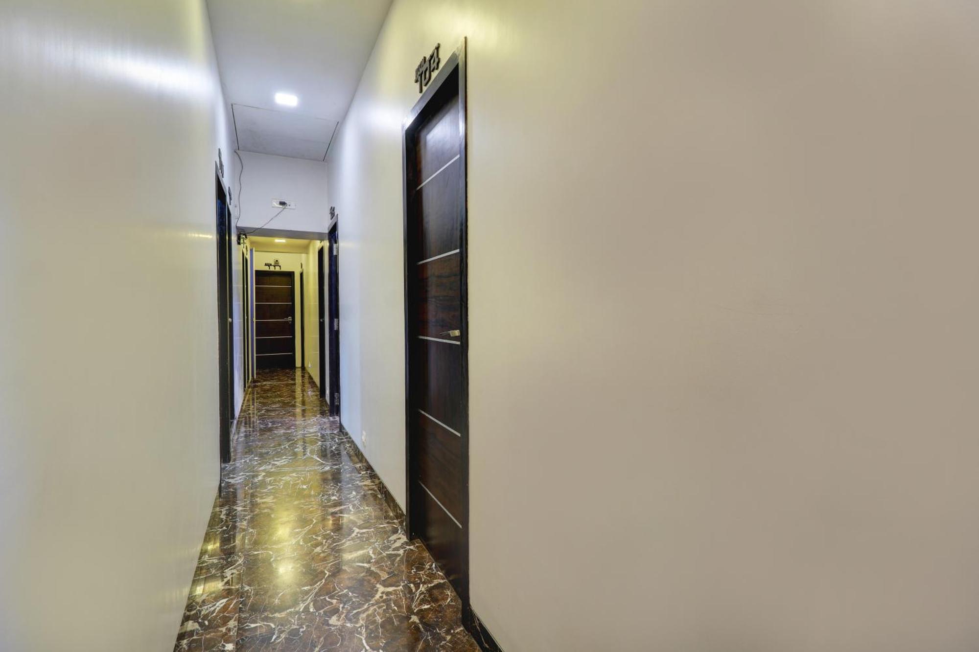 Hotel Shabana - Colaba Causeway Bombaj Zewnętrze zdjęcie