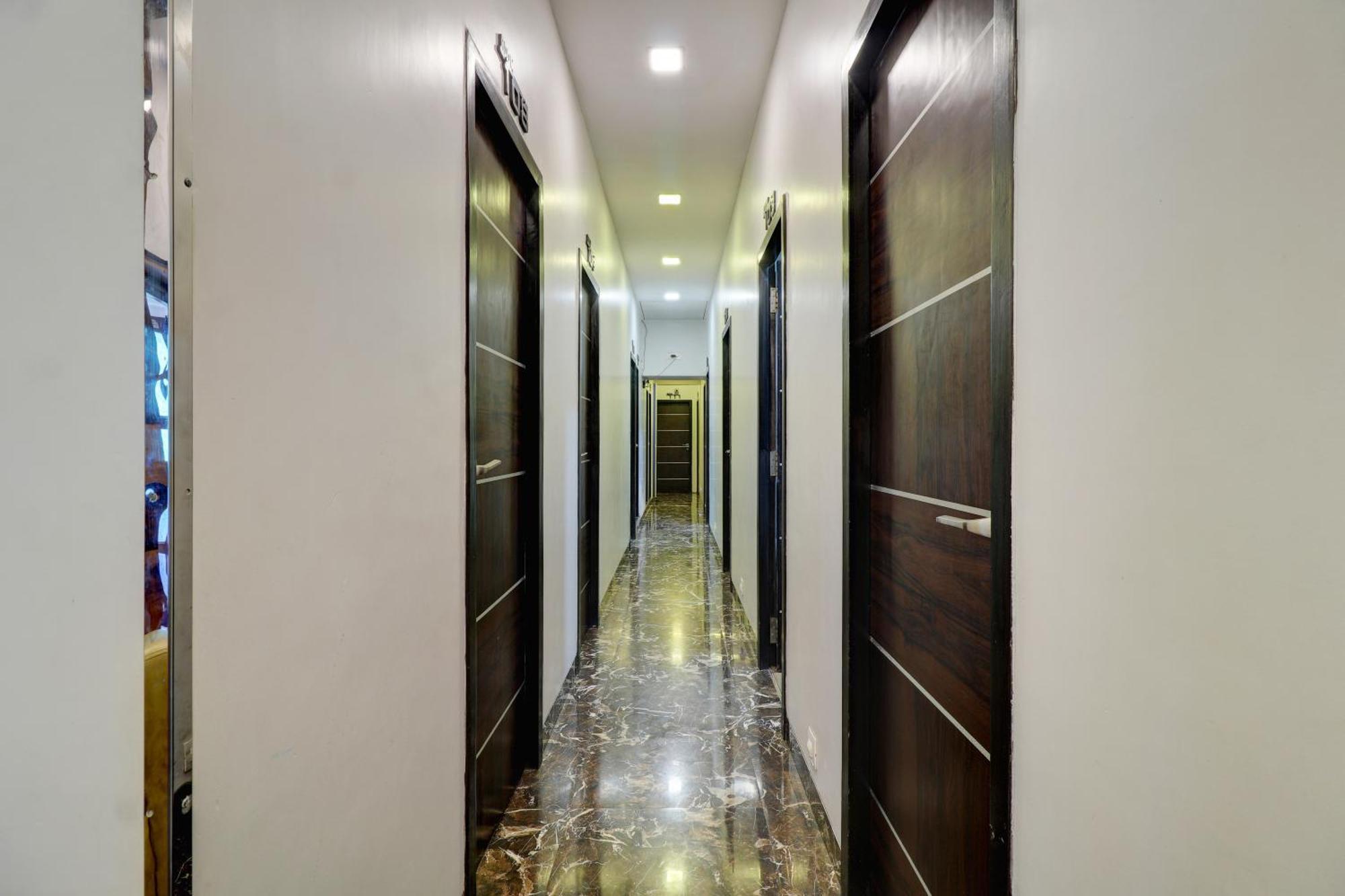Hotel Shabana - Colaba Causeway Bombaj Zewnętrze zdjęcie