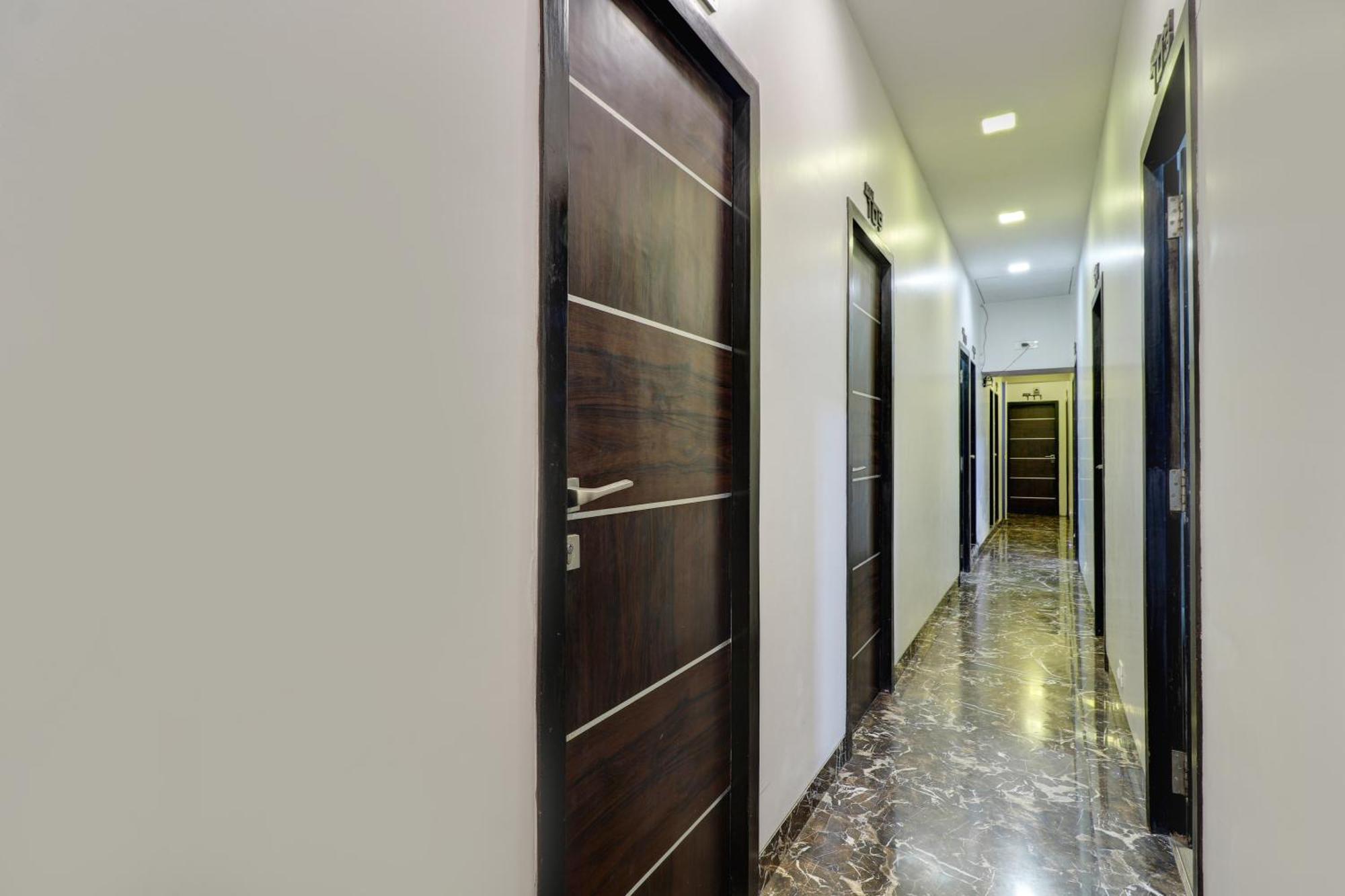 Hotel Shabana - Colaba Causeway Bombaj Zewnętrze zdjęcie